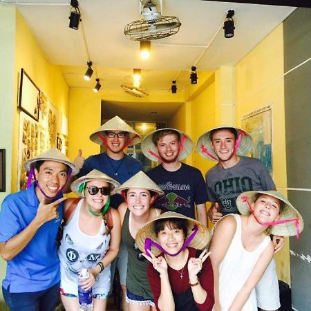 The Art - Vitamin Smiles Hostel 胡志明市 外观 照片