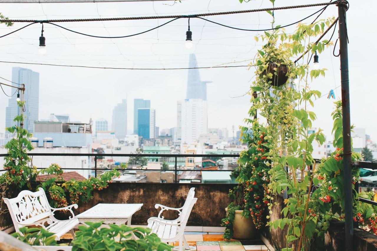The Art - Vitamin Smiles Hostel 胡志明市 外观 照片