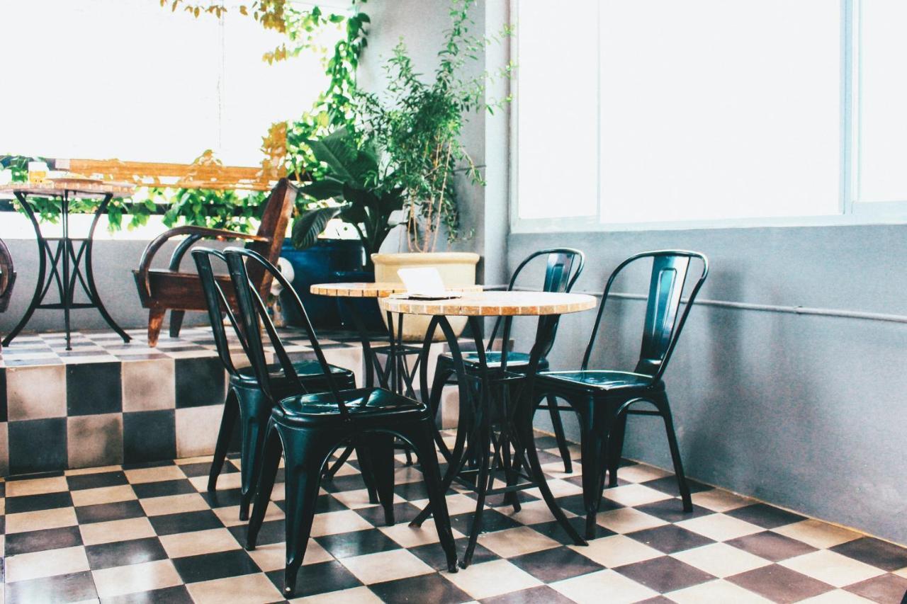 The Art - Vitamin Smiles Hostel 胡志明市 外观 照片