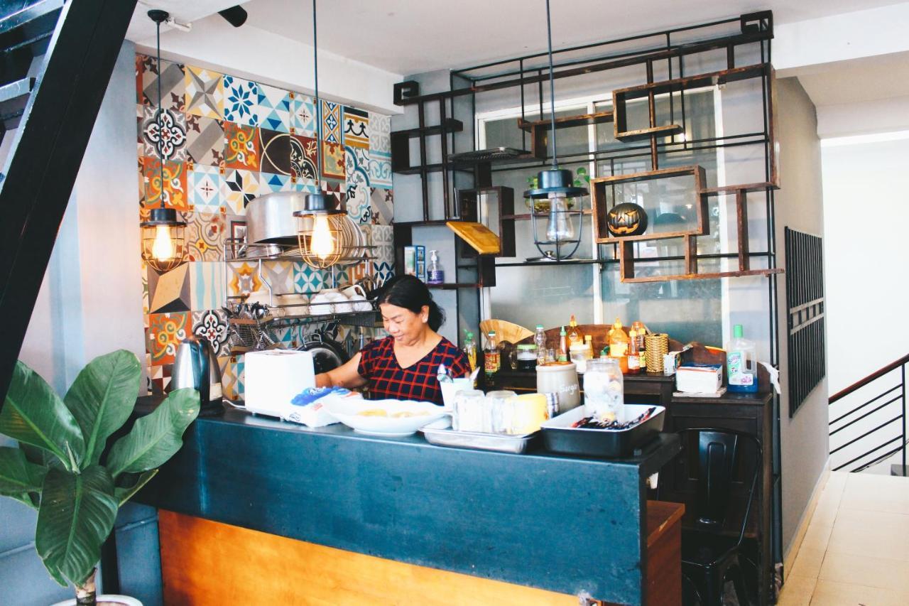 The Art - Vitamin Smiles Hostel 胡志明市 外观 照片