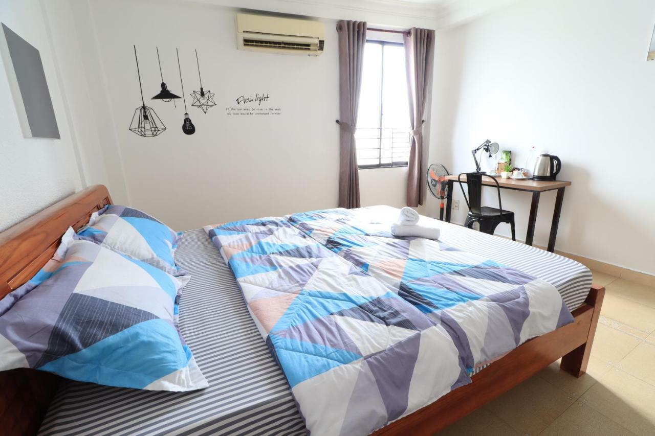 The Art - Vitamin Smiles Hostel 胡志明市 外观 照片