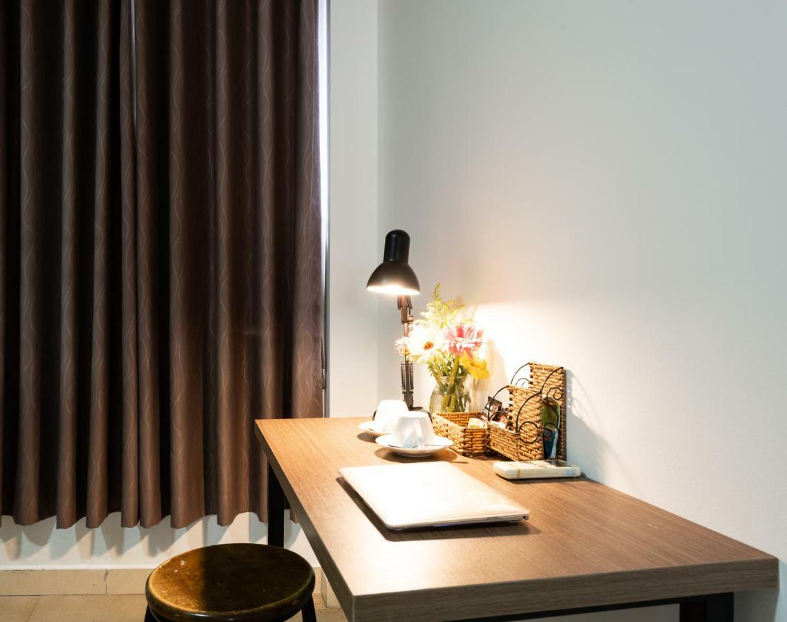 The Art - Vitamin Smiles Hostel 胡志明市 外观 照片