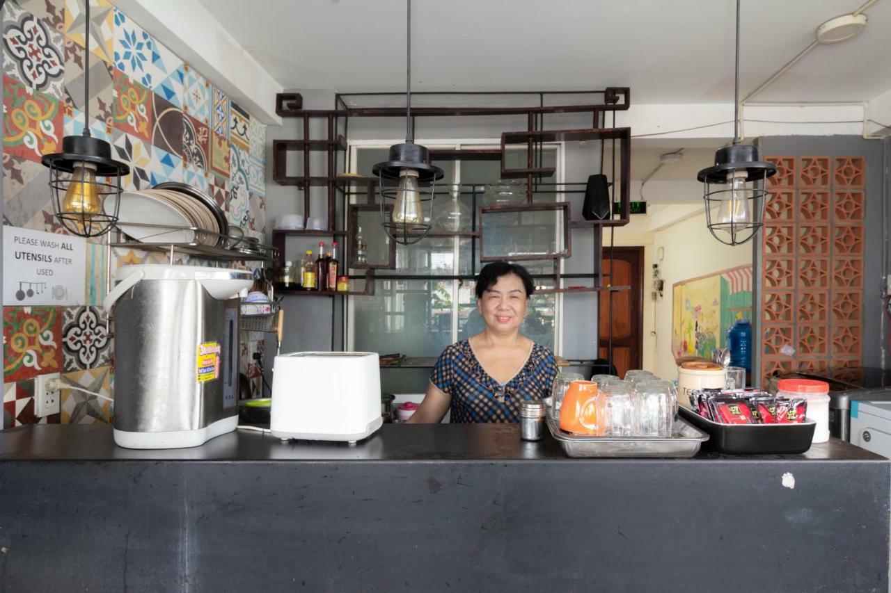 The Art - Vitamin Smiles Hostel 胡志明市 外观 照片