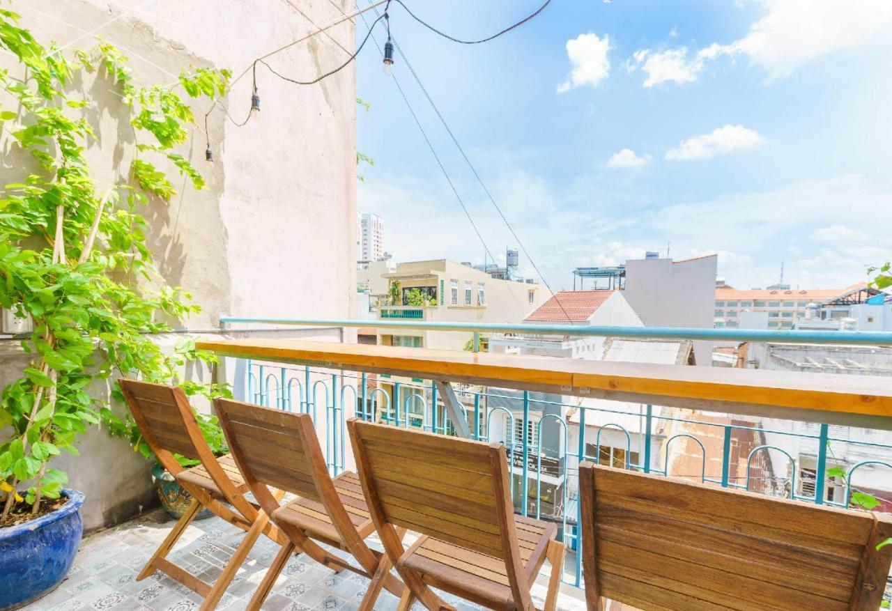 The Art - Vitamin Smiles Hostel 胡志明市 外观 照片