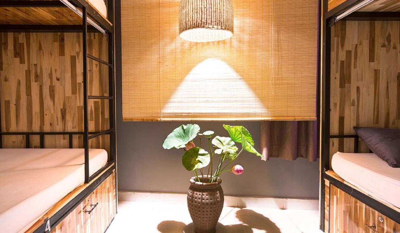 The Art - Vitamin Smiles Hostel 胡志明市 外观 照片