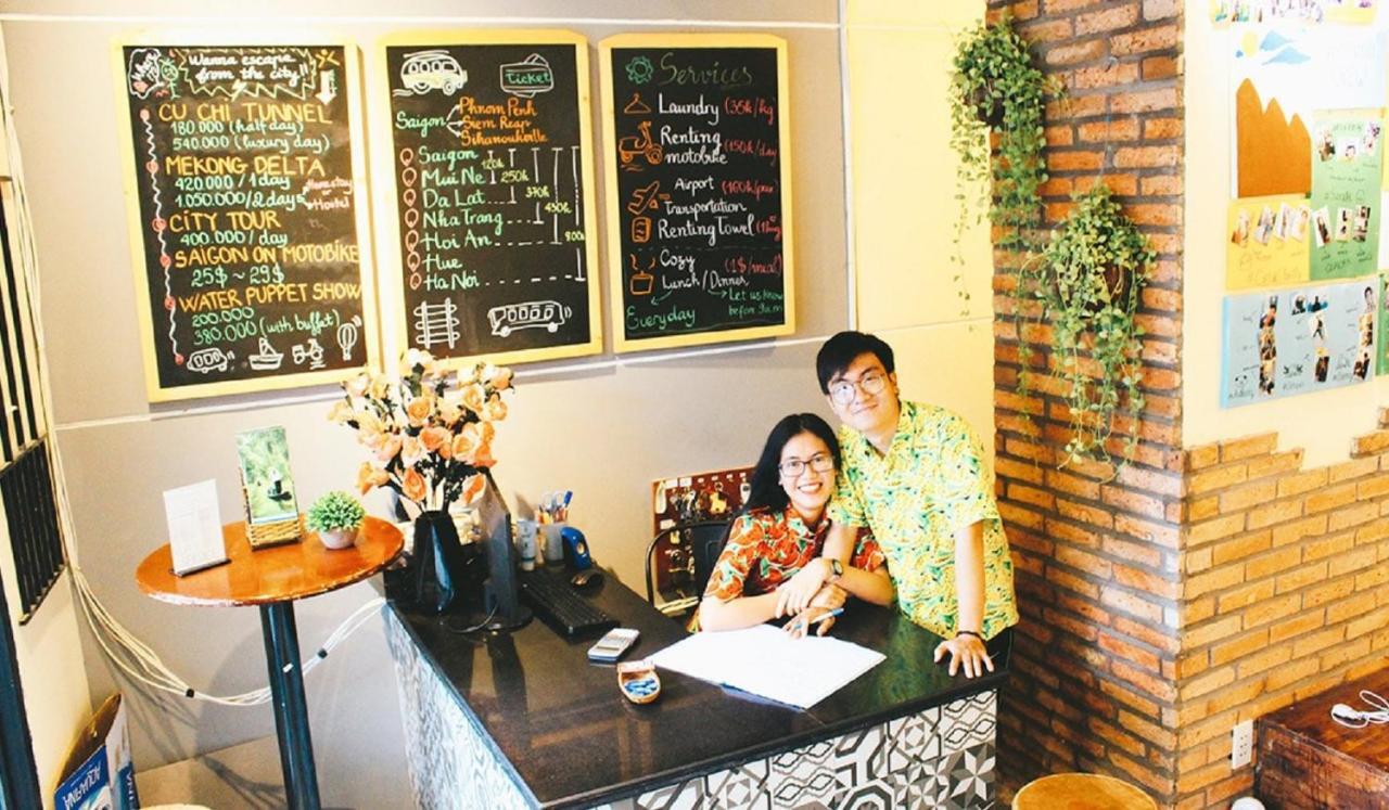 The Art - Vitamin Smiles Hostel 胡志明市 外观 照片