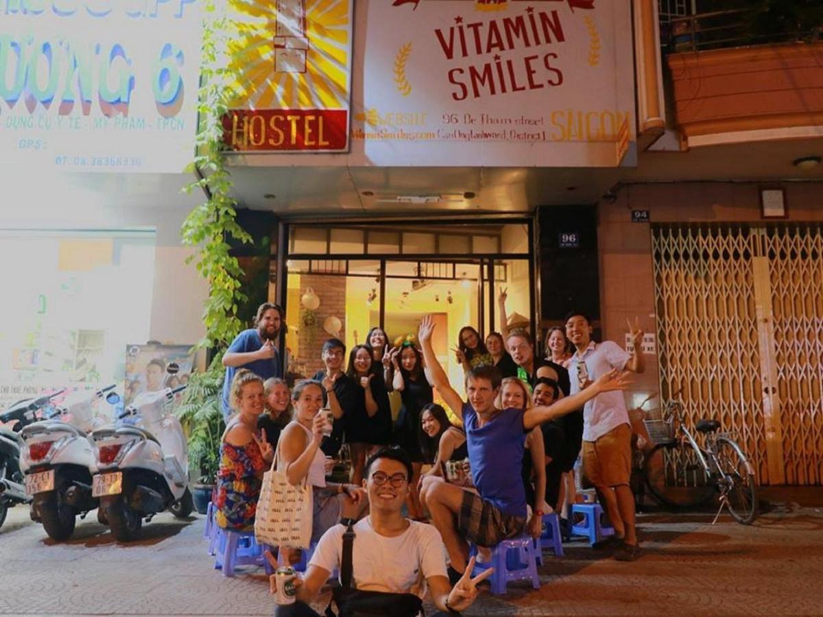 The Art - Vitamin Smiles Hostel 胡志明市 外观 照片