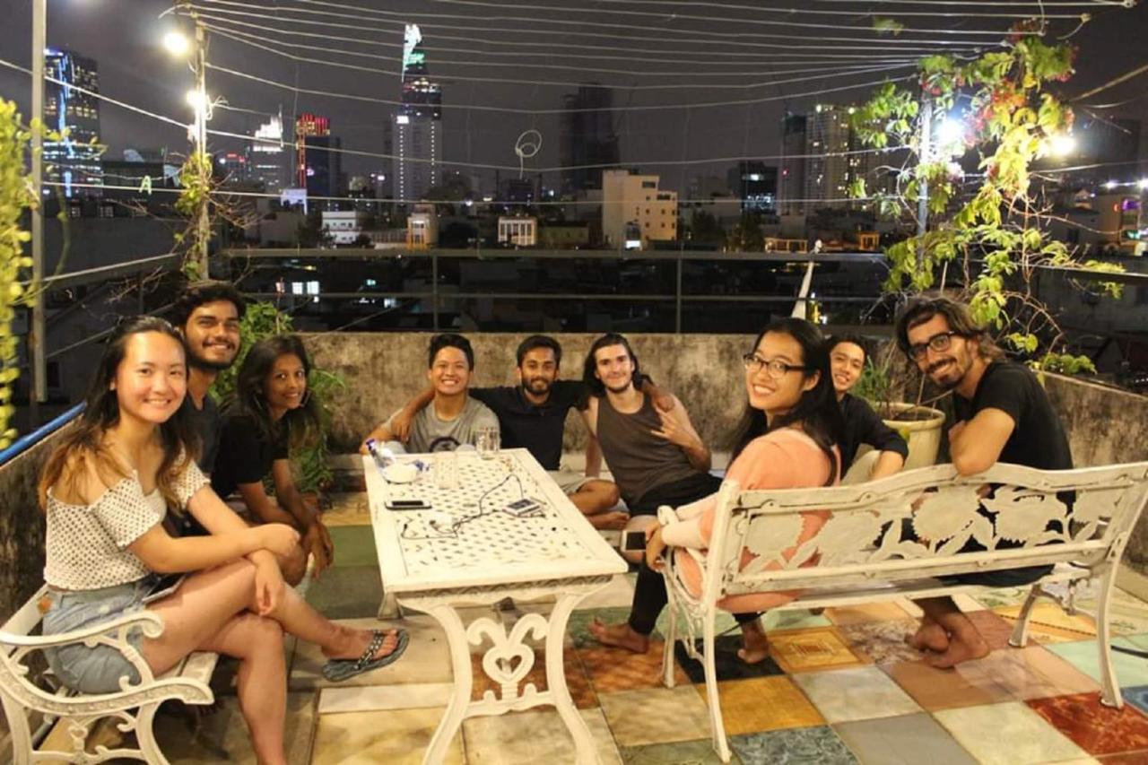 The Art - Vitamin Smiles Hostel 胡志明市 外观 照片