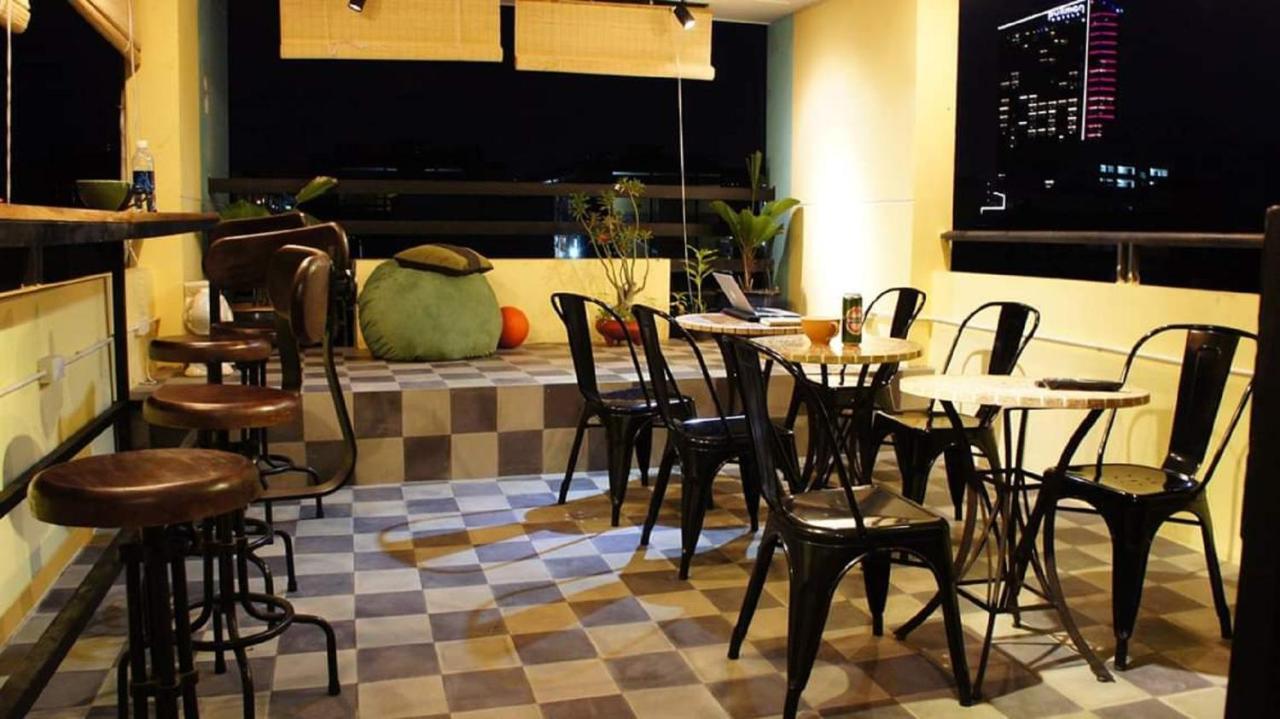 The Art - Vitamin Smiles Hostel 胡志明市 外观 照片